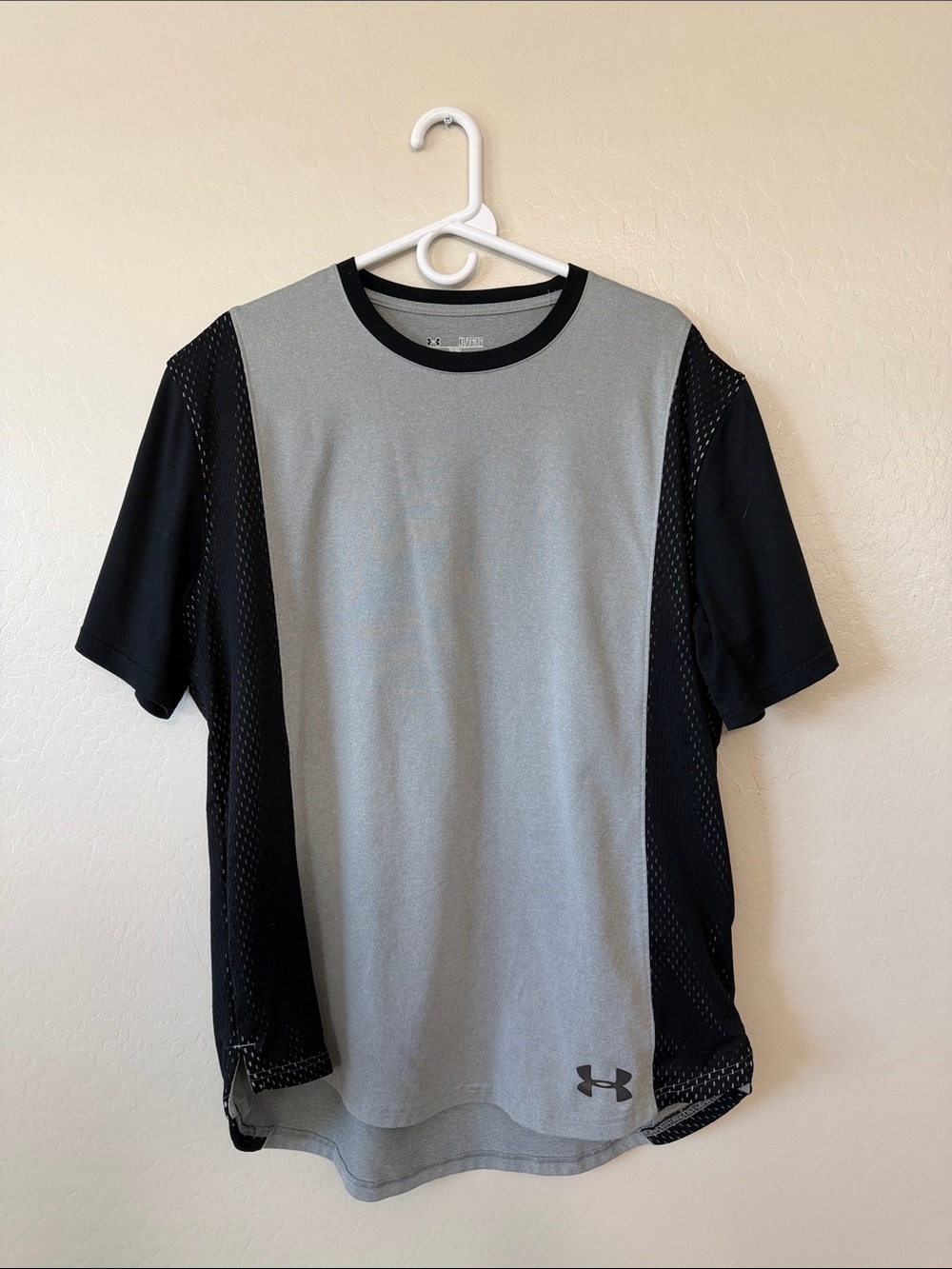 Under Armour Grey and Black Short-Sleeve Performance Crew